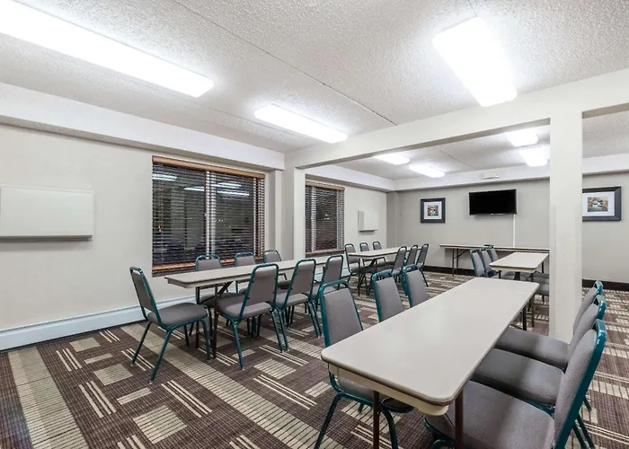 Days Inn By Wyndham Bismarck